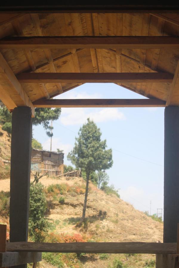 Veda Inn Chakrāta Exterior foto