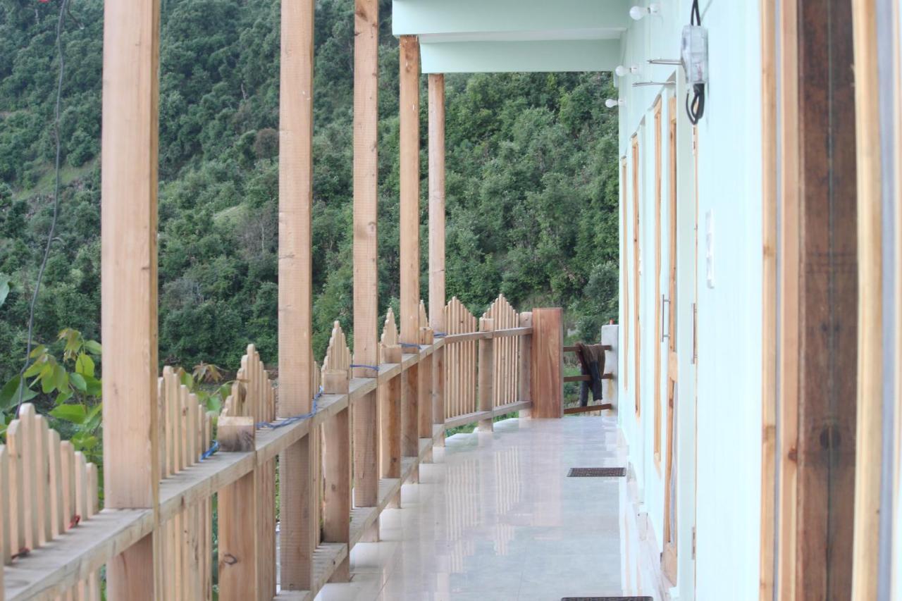 Veda Inn Chakrāta Exterior foto