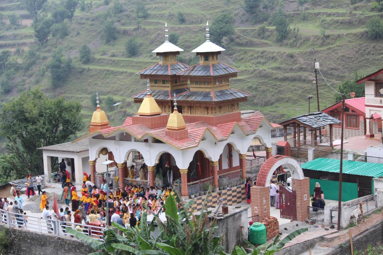 Veda Inn Chakrāta Exterior foto