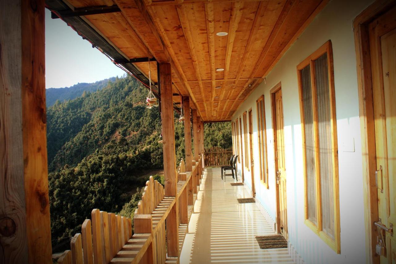 Veda Inn Chakrāta Exterior foto