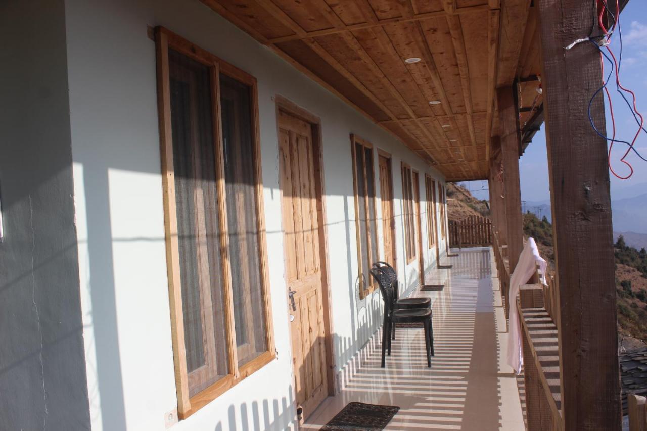 Veda Inn Chakrāta Exterior foto