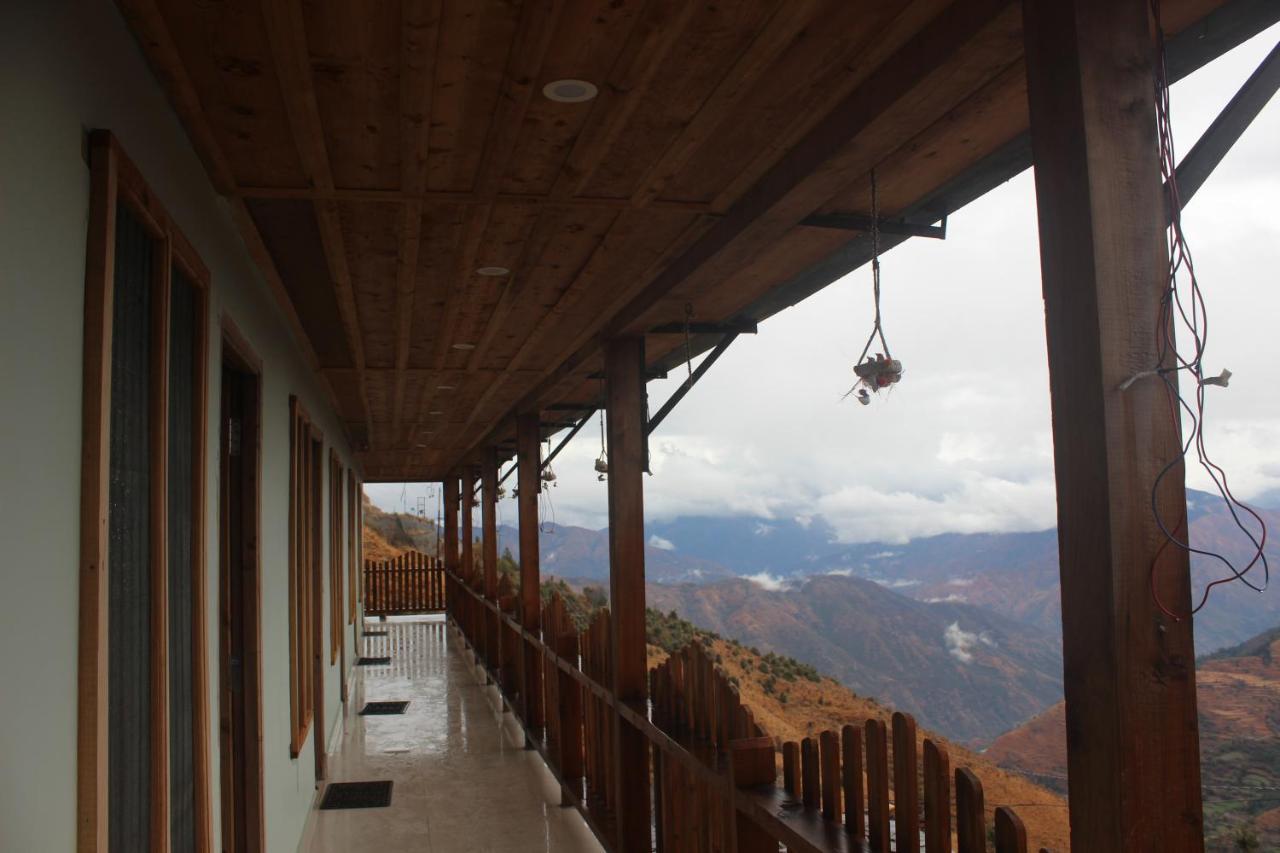 Veda Inn Chakrāta Exterior foto