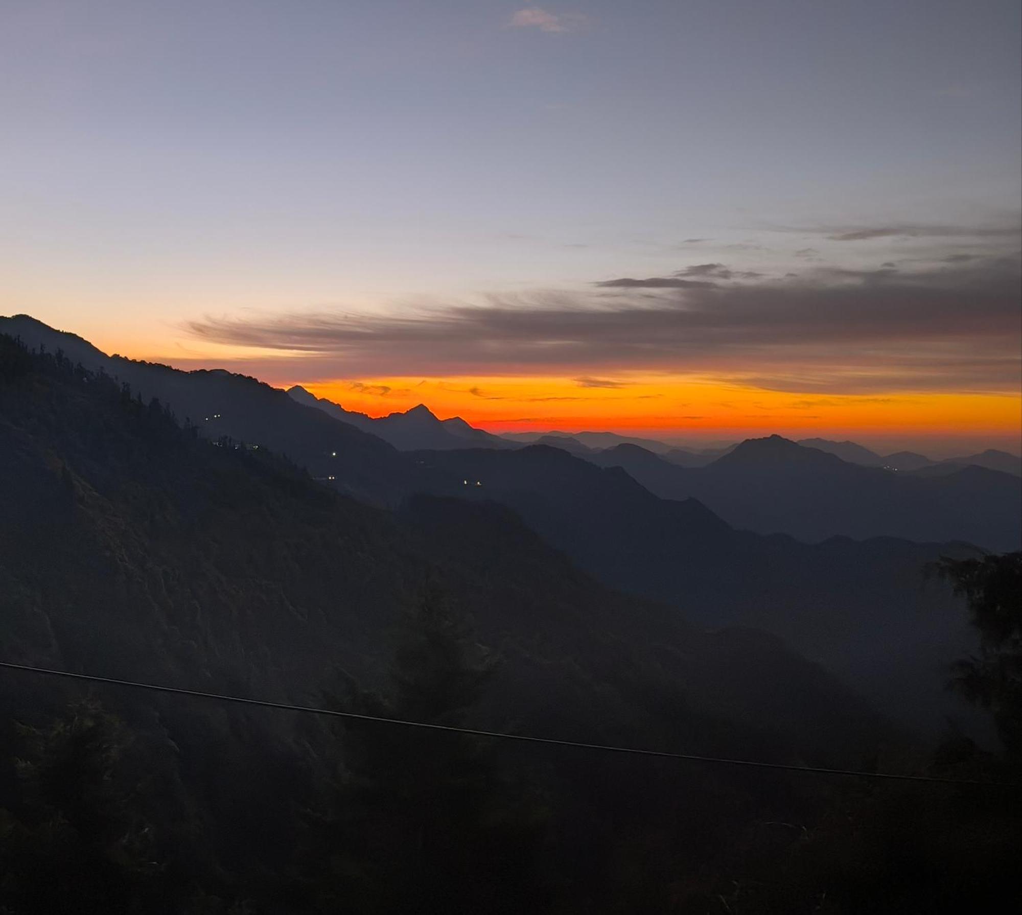 Veda Inn Chakrāta Exterior foto